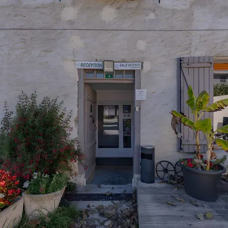 Montana 3- 4pers * Roquefeuil